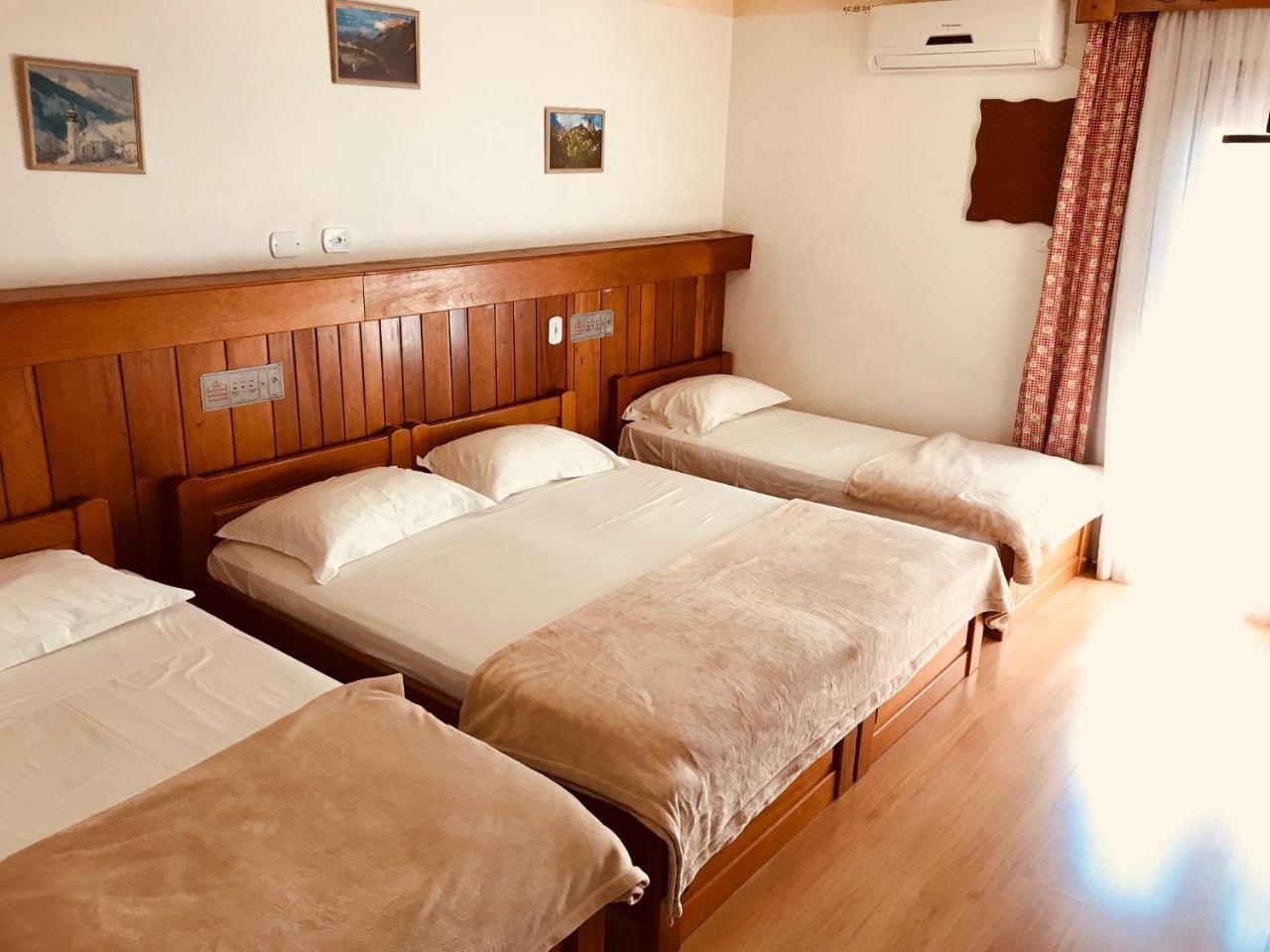 Hotel Tirol Treze Tílias Buitenkant foto