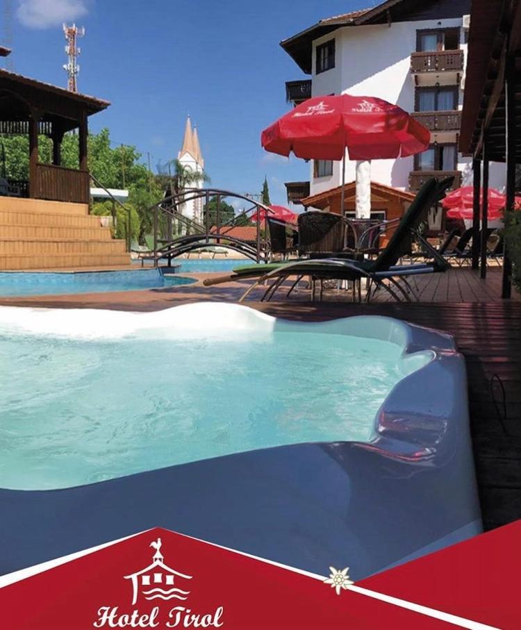 Hotel Tirol Treze Tílias Buitenkant foto