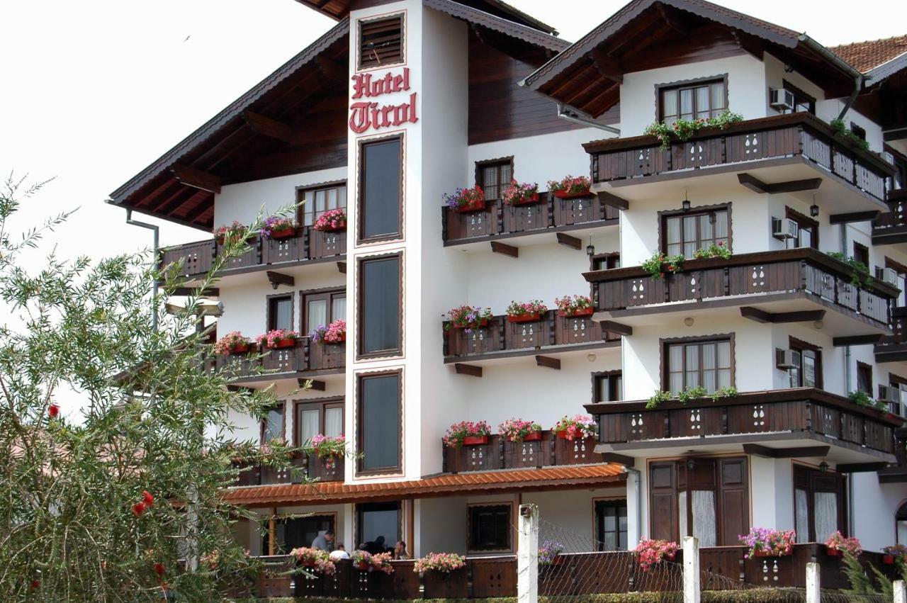 Hotel Tirol Treze Tílias Buitenkant foto