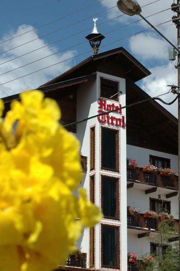Hotel Tirol Treze Tílias Buitenkant foto